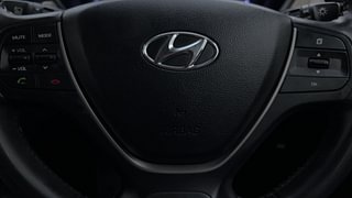 Used 2015 Hyundai Elite i20 [2014-2018] Asta 1.2 (O) Petrol Manual top_features Airbags