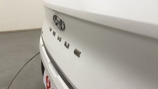 Used 2021 Hyundai Venue [2019-2022] SX 1.0  Turbo iMT Petrol Manual dents MINOR SCRATCH