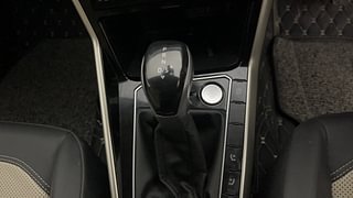 Used 2022 Volkswagen Virtus Topline 1.0 TSI AT Petrol Automatic interior GEAR  KNOB VIEW