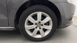 Used 2013 volkswagen Vento 1.6L Comfortline Petrol Petrol Manual tyres RIGHT FRONT TYRE RIM VIEW