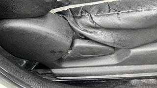 Used 2019 Renault Kwid [2015-2019] 1.0 RXL AMT Petrol Automatic top_features Seat adjustment