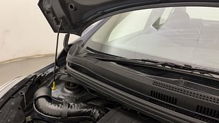 Used 2015 Hyundai Xcent [2014-2017] S (O) Petrol Petrol Manual engine ENGINE RIGHT SIDE HINGE & APRON VIEW