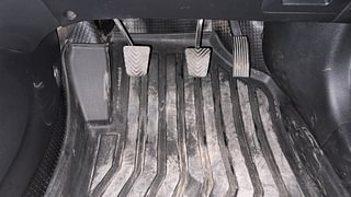 Used 2017 Hyundai Elite i20 [2014-2018] Asta 1.2 (O) Petrol Manual interior PEDALS VIEW