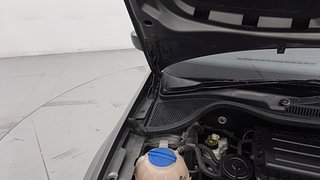 Used 2014 volkswagen Vento 1.6L Highline Petrol Petrol Manual engine ENGINE RIGHT SIDE HINGE & APRON VIEW