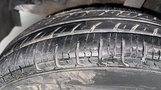 Used 2017 Renault Kwid [2017-2019] RXT 1.0 SCE Special Petrol Manual tyres LEFT FRONT TYRE TREAD VIEW