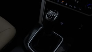 Used 2023 Kia Seltos HTK Plus iMT Petrol Manual interior GEAR  KNOB VIEW