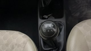 Used 2018 Hyundai Eon [2011-2018] Magna + Petrol Manual interior GEAR  KNOB VIEW