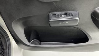 Used 2019 Renault Kwid [2015-2019] 1.0 RXL AMT Petrol Automatic top_features Door pockets