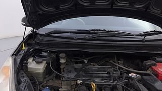 Used 2011 Hyundai i20 [2008-2012] Sportz 1.2 Petrol Manual engine ENGINE RIGHT SIDE HINGE & APRON VIEW