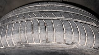 Used 2011 Hyundai i20 [2008-2012] Sportz 1.2 Petrol Manual tyres LEFT FRONT TYRE TREAD VIEW