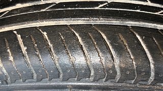 Used 2022 Renault Kiger RXZ MT Petrol Manual tyres RIGHT FRONT TYRE TREAD VIEW