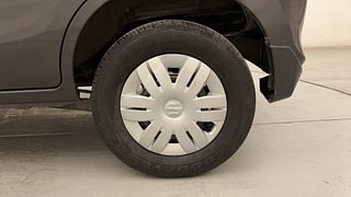 Used 2017 Maruti Suzuki Alto 800 [2016-2019] Vxi Petrol Manual tyres LEFT REAR TYRE RIM VIEW