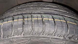 Used 2015 Hyundai Elite i20 [2014-2018] Asta 1.2 Petrol Manual tyres LEFT FRONT TYRE TREAD VIEW