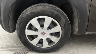 Used 2017 Renault Kwid [2015-2019] 1.0 RXL AMT Petrol Automatic tyres LEFT FRONT TYRE RIM VIEW