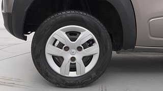 Used 2017 Renault Kwid [2017-2019] RXT 1.0 SCE Special Petrol Manual tyres RIGHT REAR TYRE RIM VIEW