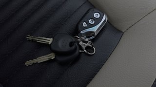 Used 2012 Hyundai i10 [2010-2016] Sportz AT Petrol Petrol Automatic extra CAR KEY VIEW