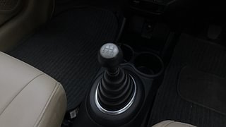 Used 2015 Honda Amaze [2013-2016] 1.2 S i-VTEC Petrol Manual interior GEAR  KNOB VIEW