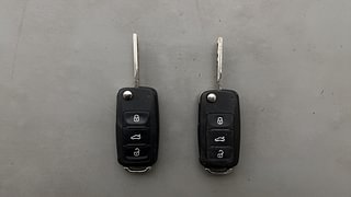 Used 2013 volkswagen Vento 1.6L Comfortline Petrol Petrol Manual extra CAR KEY VIEW