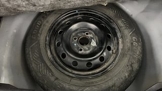 Used 2015 Maruti Suzuki Swift [2011-2017] VXi Petrol Manual tyres SPARE TYRE VIEW