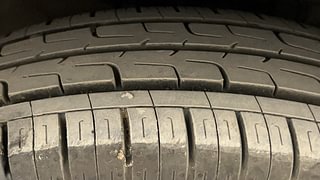 Used 2015 Maruti Suzuki Swift [2011-2017] VXi Petrol Manual tyres RIGHT FRONT TYRE TREAD VIEW