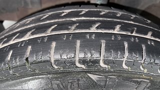 Used 2017 Renault Kwid [2017-2019] RXT 1.0 SCE Special Petrol Manual tyres LEFT FRONT TYRE TREAD VIEW