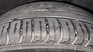 Used 2022 Hyundai New i20 Asta (O) 1.0 Turbo DCT Petrol Automatic tyres LEFT REAR TYRE TREAD VIEW