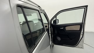 Used 2018 Maruti Suzuki Wagon R 1.0 [2010-2019] VXi Petrol Manual interior RIGHT FRONT DOOR OPEN VIEW