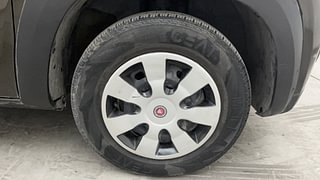 Used 2017 Renault Kwid [2015-2019] 1.0 RXL AMT Petrol Automatic tyres RIGHT FRONT TYRE RIM VIEW