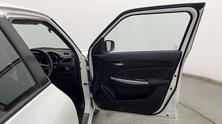 Used 2020 Maruti Suzuki Swift [2017-2021] ZXi AMT Petrol Automatic interior RIGHT FRONT DOOR OPEN VIEW