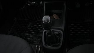 Used 2017 Renault Kwid [2017-2019] RXT 1.0 SCE Special Petrol Manual interior GEAR  KNOB VIEW