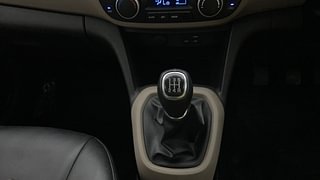 Used 2017 Hyundai Grand i10 [2017-2020] Asta 1.2 Kappa VTVT Petrol Manual interior GEAR  KNOB VIEW