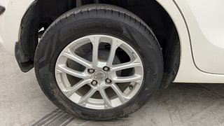 Used 2020 Maruti Suzuki Swift [2017-2021] ZXi AMT Petrol Automatic tyres RIGHT REAR TYRE RIM VIEW
