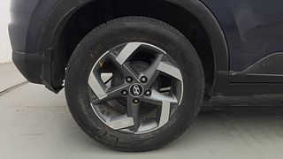 Used 2020 Hyundai Venue [2019-2022] SX 1.0 (O) Turbo iMT Petrol Manual tyres RIGHT REAR TYRE RIM VIEW
