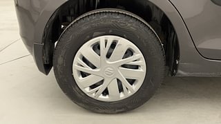 Used 2015 Maruti Suzuki Swift [2011-2017] VXi Petrol Manual tyres RIGHT REAR TYRE RIM VIEW