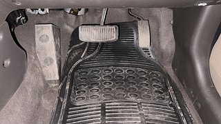Used 2012 Hyundai i10 [2010-2016] Sportz AT Petrol Petrol Automatic interior PEDALS VIEW