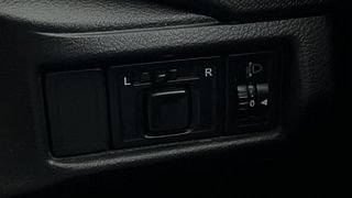 Used 2019 Maruti Suzuki Vitara Brezza [2016-2020] LDi Diesel Manual top_features Adjustable ORVM