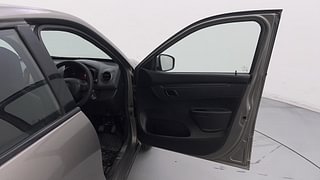 Used 2017 Renault Kwid [2017-2019] RXT 1.0 SCE Special Petrol Manual interior RIGHT FRONT DOOR OPEN VIEW