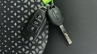 Used 2020 Tata Nexon [2017-2020] XZ Petrol Petrol Manual extra CAR KEY VIEW
