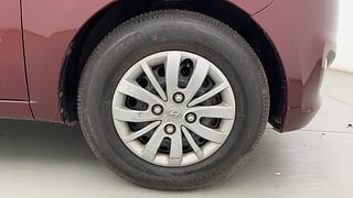 Used 2015 hyundai i10 Sportz 1.1 Petrol Petrol Manual tyres RIGHT FRONT TYRE RIM VIEW