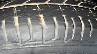 Used 2015 hyundai i10 Sportz 1.1 Petrol Petrol Manual tyres LEFT FRONT TYRE TREAD VIEW
