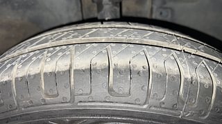 Used 2017 Renault Kwid [2015-2019] 1.0 RXT AMT Petrol Automatic tyres RIGHT FRONT TYRE TREAD VIEW