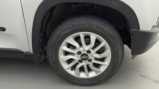 Used 2017 Mahindra KUV100 [2015-2017] K8 6 STR Petrol Manual tyres RIGHT FRONT TYRE RIM VIEW