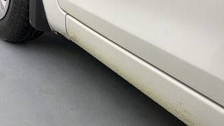 Used 2017 Maruti Suzuki Swift [2011-2017] VXi Petrol Manual dents MINOR SCRATCH