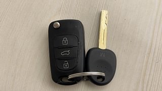 Used 2011 Hyundai i20 [2008-2012] Sportz 1.2 Petrol Manual extra CAR KEY VIEW