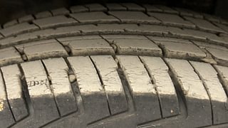 Used 2016 Renault Kwid [2015-2019] RXT Petrol Manual tyres RIGHT FRONT TYRE TREAD VIEW