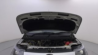 Used 2018 Mahindra TUV300 [2015-2020] T10 Diesel Manual engine ENGINE & BONNET OPEN FRONT VIEW