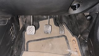 Used 2020 renault Kwid RXL(O) 1.0 Petrol MT SCE Petrol Manual interior PEDALS VIEW