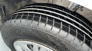 Used 2017 Maruti Suzuki Swift [2011-2017] VXi Petrol Manual tyres LEFT FRONT TYRE TREAD VIEW