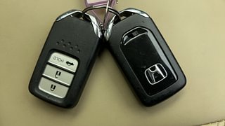Used 2022 Honda Amaze 1.2 VX CVT i-VTEC Petrol Automatic extra CAR KEY VIEW