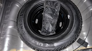 Used 2019 Renault Kwid [2016-2019] 1.0 RXT Petrol Manual tyres SPARE TYRE VIEW